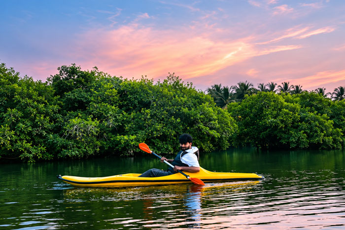 Nalumanikkattu Kayaking
